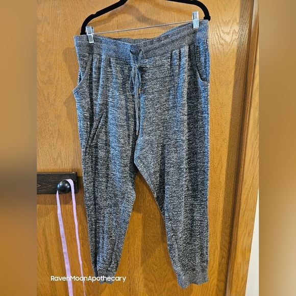 3/15$ Bundle Deal Secret Treasures Pants XL 16-18 - Picture 1 of 8